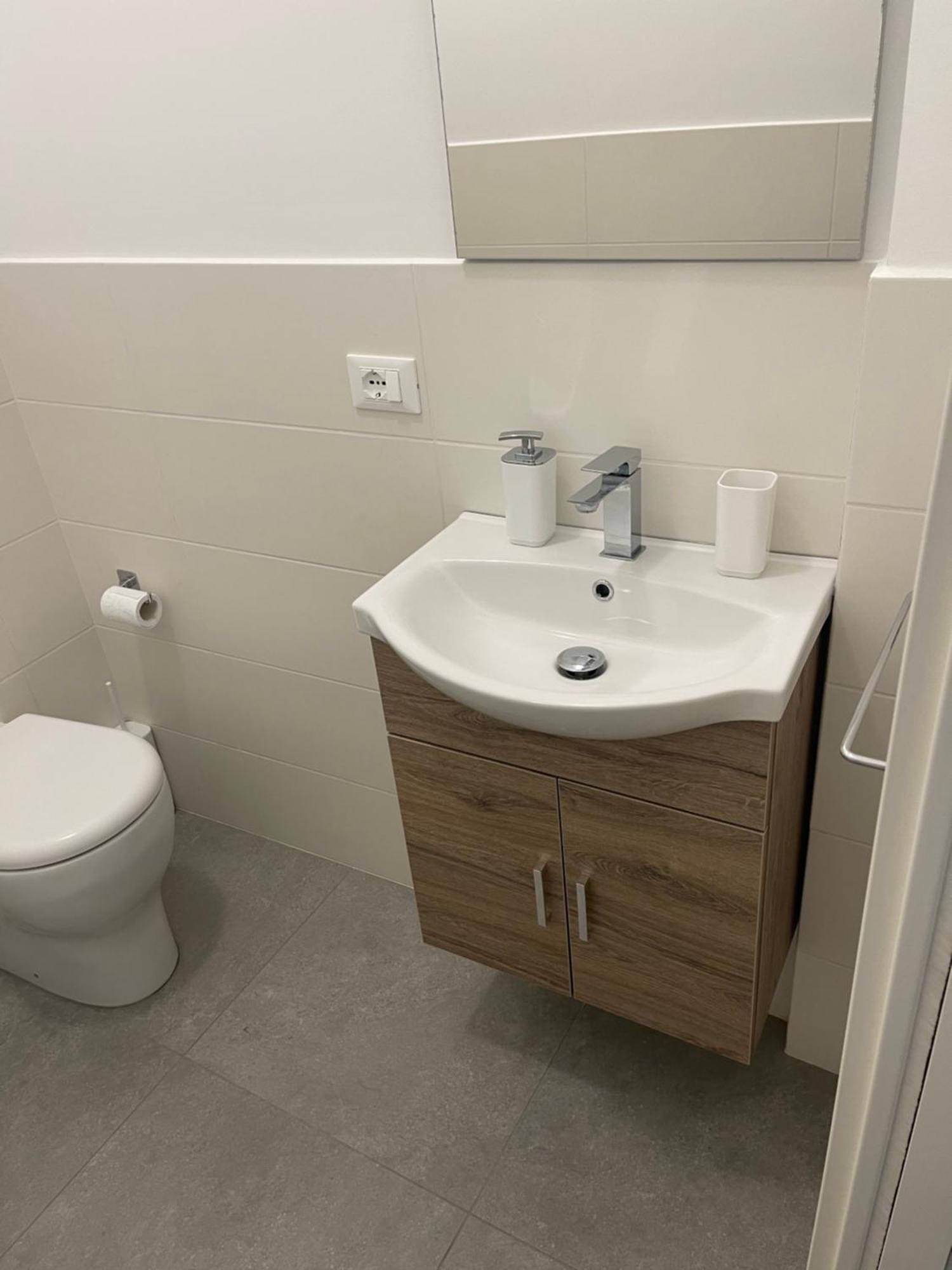 Deluxe Apartment Self Check In Parking Genoa Ngoại thất bức ảnh