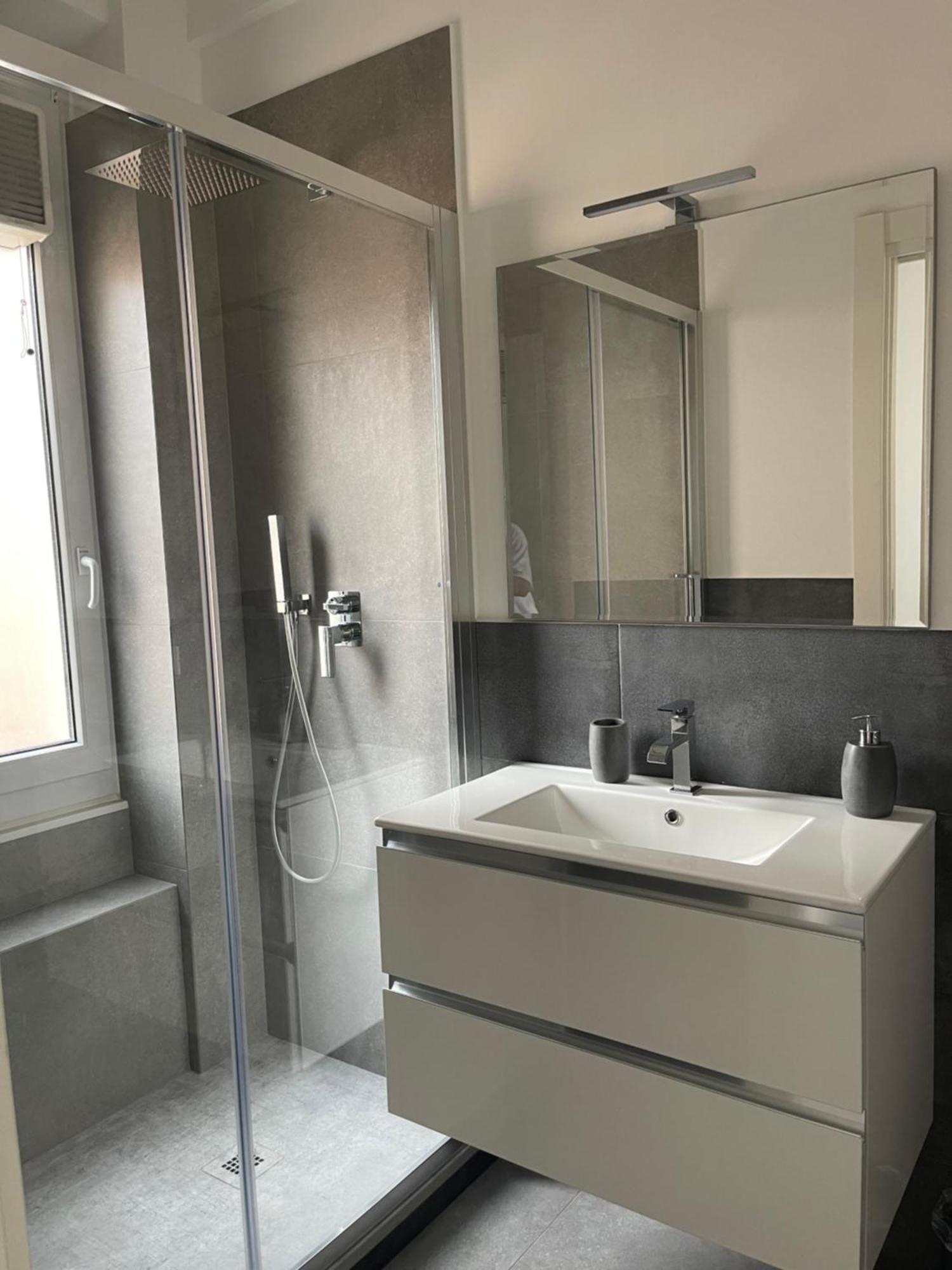 Deluxe Apartment Self Check In Parking Genoa Ngoại thất bức ảnh